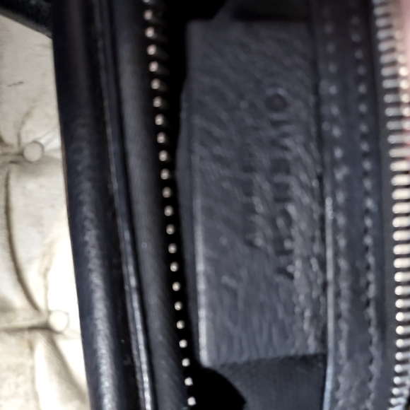 Authentic Givenchy antigona - Picture 12 of 16